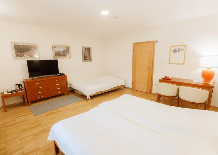 Pri Zabarju Гостьовий будинок